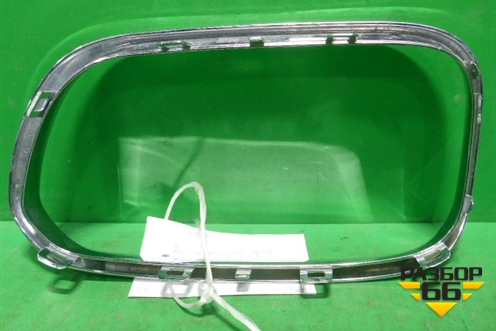 Накладка на решетку радиатора (правая) для BMW 1-серия F20/F21 с 2011г