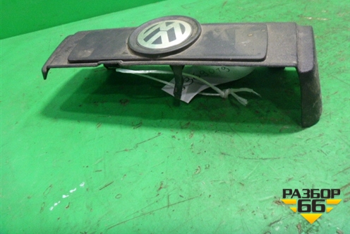 Накладка декоративная на двигатель (передняя 4.2л BAR) (7L6103926A) для Volkswagen Touareg c 2002-2010г (Туарег)
