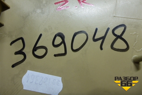 Обшивка стойки задняя верхняя правая (задняя часть бежевая) (7L6867246) для Volkswagen Touareg c 2002-2010г (Туарег)