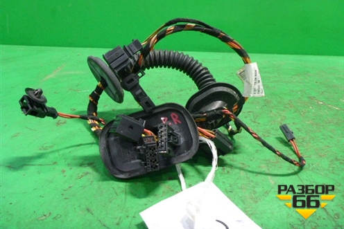 Проводка двери передней правой (7L6971120AN) для Volkswagen Touareg c 2002-2010г (Туарег)