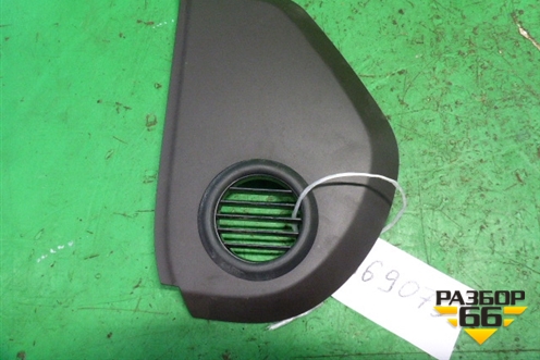 Накладка на торпедо (боковая правая) (7L6857176H) для Volkswagen Touareg c 2002-2010г (Туарег)