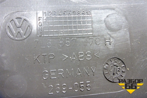 Накладка на торпедо (боковая правая) (7L6857176H) для Volkswagen Touareg c 2002-2010г (Туарег)