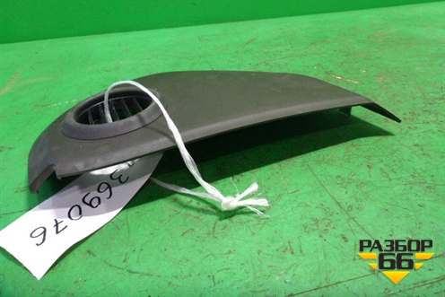 Накладка на торпедо (боковая левая) (7L6857175H) для Volkswagen Touareg c 2002-2010г (Туарег)