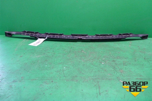 Кронштейн заднего бампера центральный (7L6807863B) для Volkswagen Touareg c 2002-2010г (Туарег)