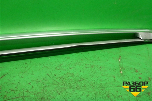 Рейлинг на крышу правый для Volkswagen Touareg c 2002-2010г (Туарег)