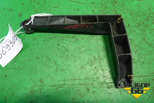 Кронштейн заднего бампера правый (под фонарь) (7L6807862) для Volkswagen Touareg c 2002-2010г (Туарег)