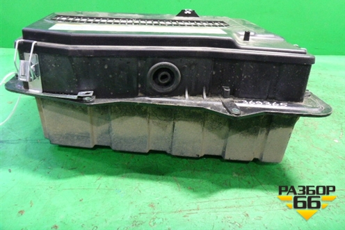 Ящик под аккумулятор (под сиденьем) для Volkswagen Touareg c 2002-2010г (Туарег)