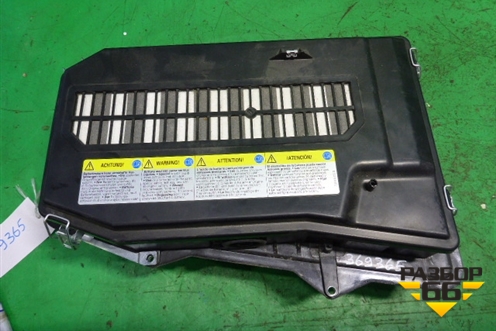 Ящик под аккумулятор (под сиденьем) для Volkswagen Touareg c 2002-2010г (Туарег)