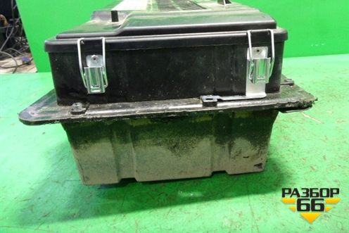 Ящик под аккумулятор (под сиденьем) для Volkswagen Touareg c 2002-2010г (Туарег)