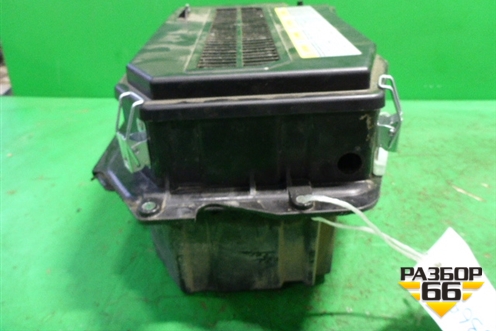 Ящик под аккумулятор (под сиденьем) для Volkswagen Touareg c 2002-2010г (Туарег)