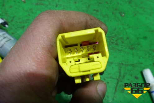 Моторчик регулировки ремня безопасности (602040800A) для Volkswagen Touareg c 2002-2010г (Туарег)