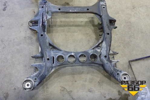 Подрамник передний АКПП (7L0400025) для Volkswagen Touareg c 2002-2010г (Туарег)