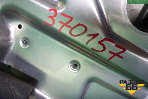 Стеклоподъёмник электрический задний правый (в сборе под доводчик Long) для Volkswagen Phaeton с 2002-2014г (Фаетон)