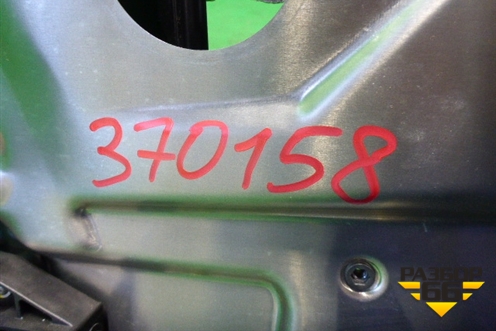 Стеклоподъёмник электрический задний левый (в сборе под доводчик Long) для Volkswagen Phaeton с 2002-2014г (Фаетон)