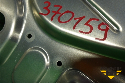 Стеклоподъёмник электрический передний левый (в сборе под доводчик) для Volkswagen Phaeton с 2002-2014г (Фаетон)