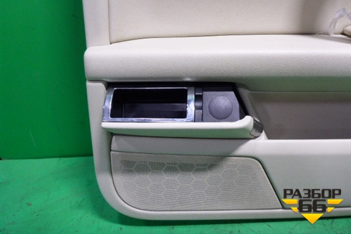 Обшивка двери задней правой под электрику (Long светлая кожа) для Volkswagen Phaeton с 2002-2014г (Фаетон)