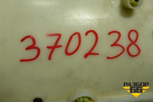 Обшивка двери задней правой под электрику (Long светлая кожа) для Volkswagen Phaeton с 2002-2014г (Фаетон)