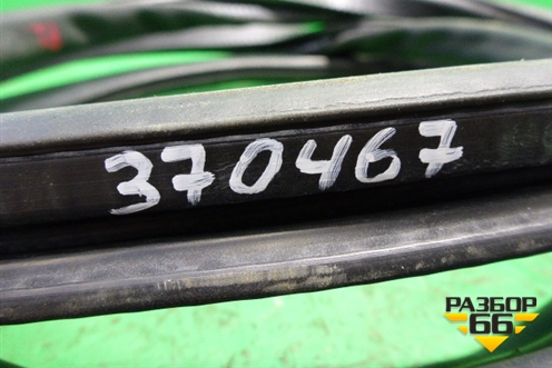 Уплотнитель двери (передней левой на кузов) (3D4867365M) для Volkswagen Phaeton с 2002-2014г (Фаетон)