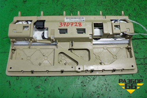 Плафон салонный задний (3D0947136F) для Volkswagen Phaeton с 2002-2014г (Фаетон)