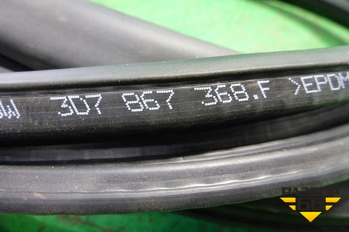 Уплотнитель двери (задней правой на кузов) (3D7867368F) для Volkswagen Phaeton с 2002-2014г (Фаетон)