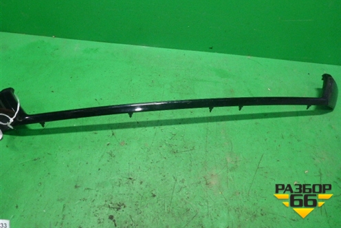 Накладка на решетку радиатора (после 2015г верхняя) для Toyota Land Cruiser (200) с 2008г (Ленд Крузер)