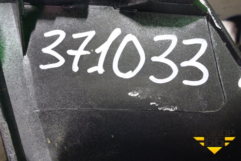 Накладка на решетку радиатора (после 2015г верхняя) для Toyota Land Cruiser (200) с 2008г (Ленд Крузер)