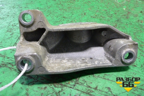 Кронштейн КПП (правый) (3D0399114M) для Volkswagen Phaeton с 2002-2014г (Фаетон)