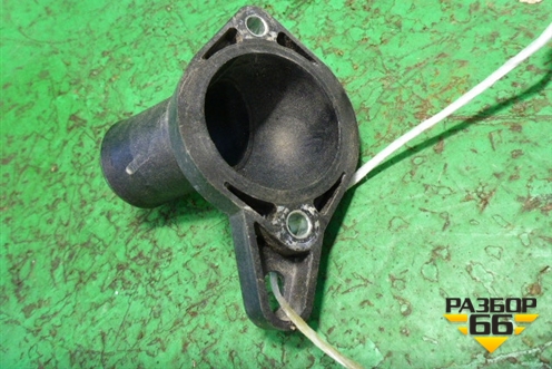 Фланец двигателя системы охлаждения (1.3л 4A90) (MN155852) для Mitsubishi Colt с 2004г (Кольт)