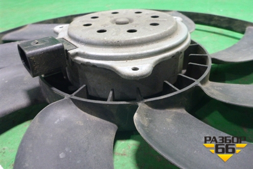 Вентилятор охлаждения радиатора (M134989) для Audi A4 (В8) с 2007-2015г (А4)