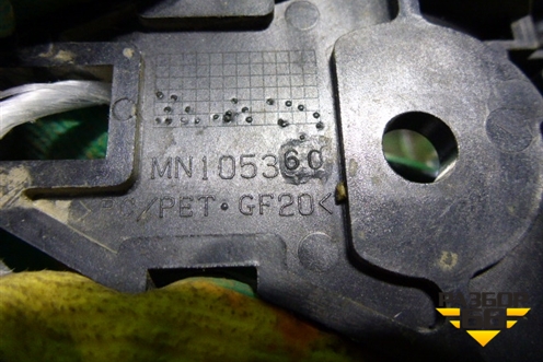 Ручка внутренняя двери передней правой (MN105360) для Mitsubishi L 200 c 2006-2015г (Л200)