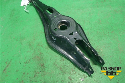 Рычаг задний нижний под пружину (5Q0505311D) для Skoda Octavia (A7) с 2013г (Октавия)