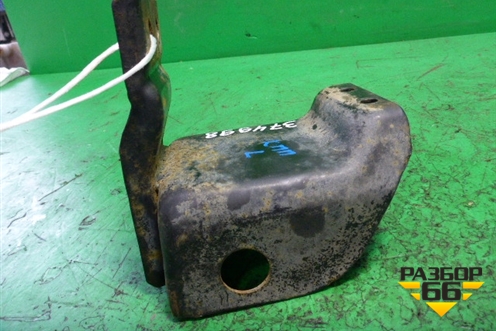 Кронштейн КПП левый (к кузову МКПП) для Mitsubishi L 200 c 2006-2015г (Л200)