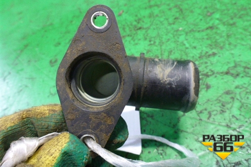 Фланец двигателя системы охлаждения (2.5л 4D56) для Mitsubishi L 200 c 2006-2015г (Л200)