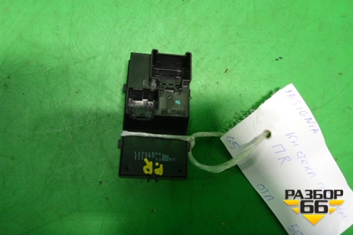 Кнопка стеклоподъёмника (передняя правая) (13301886) для Opel Insignia с 2008-2017г (Инсигниа)