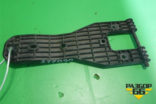 Петля капота  (на капот) (82874944) для Renault TRUCK Premium 2 с 2005-2013г (Премиум 2)