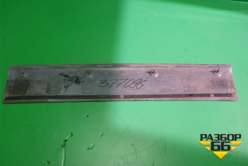 Накладка переднего бампера  (Верхняя подножка) (5010578346) для Renault TRUCK Premium 2 с 2005-2013г (Премиум 2)