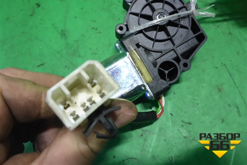 Моторчик солнцезащитной шторки (двери задней левой) для Hyundai Equus с 2010г (Экус)