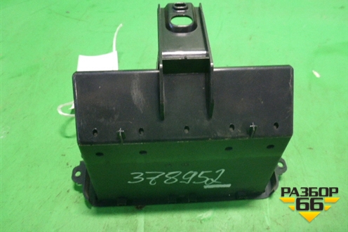 Ящик передней консоли (1K0857058A) для Volkswagen Golf V Plus с 2005-2014г (Гольф 5 Плюс)