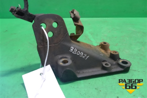 Кронштейн двигателя левый  (DC 1104) (пепредний) для Scania 5 R Series с 2004-2016г