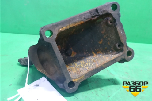 Кронштейн двигателя левый  (DC 1104) (пепредний) для Scania 5 R Series с 2004-2016г