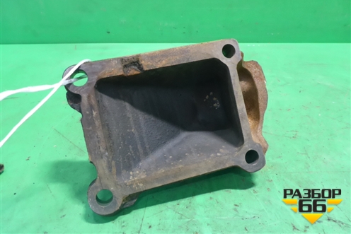 Кронштейн двигателя правый  ( DC 1104) (передний) для Scania 5 R Series с 2004-2016г