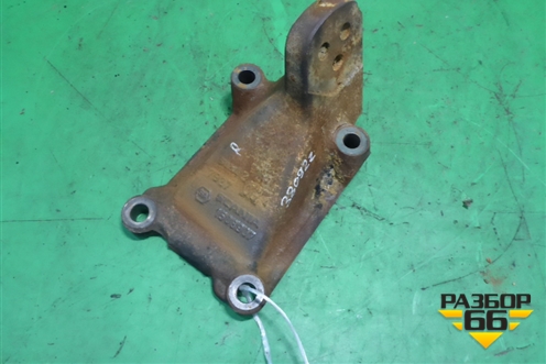 Кронштейн двигателя правый  ( DC 1104) (передний) для Scania 5 R Series с 2004-2016г