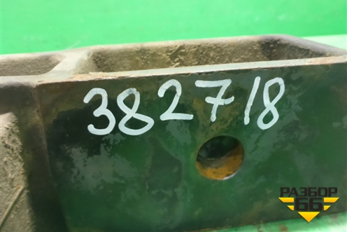 Кронштейн переднего стабилизатора  (левый) (9433234684) для Mercedes Benz TRUCK Axor 2 с 2004г (Аксор)