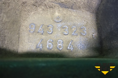 Кронштейн переднего стабилизатора  (левый) (9433234684) для Mercedes Benz TRUCK Axor 2 с 2004г (Аксор)