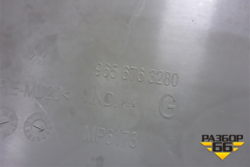 Обшивка стойки задняя нижняя левая (светлая хетчбэк) (9656763280) для Peugeot 308 с 2007-2014г