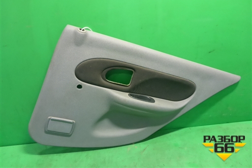 Обшивка двери задней правой под механику (8200149434) для Renault Clio с 1998-2002г (Клио)