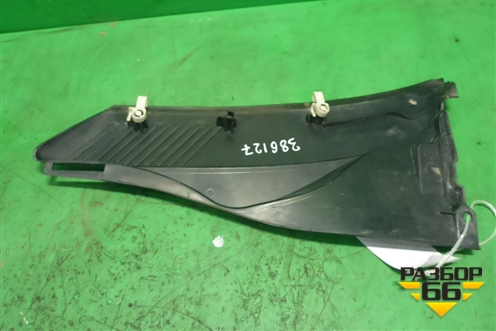 Решетка стеклоочистителей правая (7700410609) для Renault Clio с 1998-2002г (Клио)