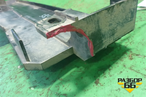 Кронштейн радиатора правый (PCN50060) для Land Rover Range Rover 3 с 2002-2012г (Вог)