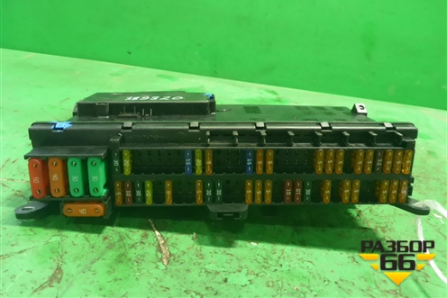 Блок предохранителей салонный (под торпедо) для Land Rover Range Rover 3 с 2002-2012г (Вог)