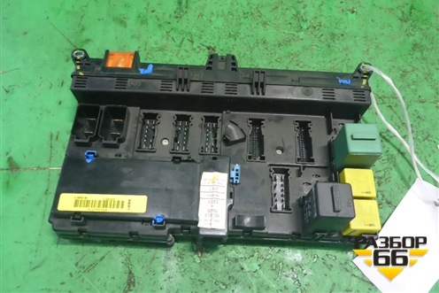 Блок предохранителей салонный (под торпедо) для Land Rover Range Rover 3 с 2002-2012г (Вог)